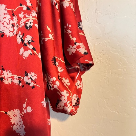 Forever 21 Red Cherry Blossom Floral Satin Kimono Size S - Picture 7 of 15
